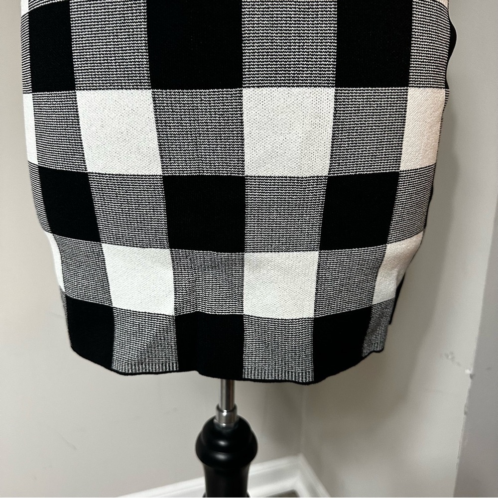 Rachel Roy Black & White Monochromatic Plaid Mini Skirt in Size Medium - Picture 6 of 6